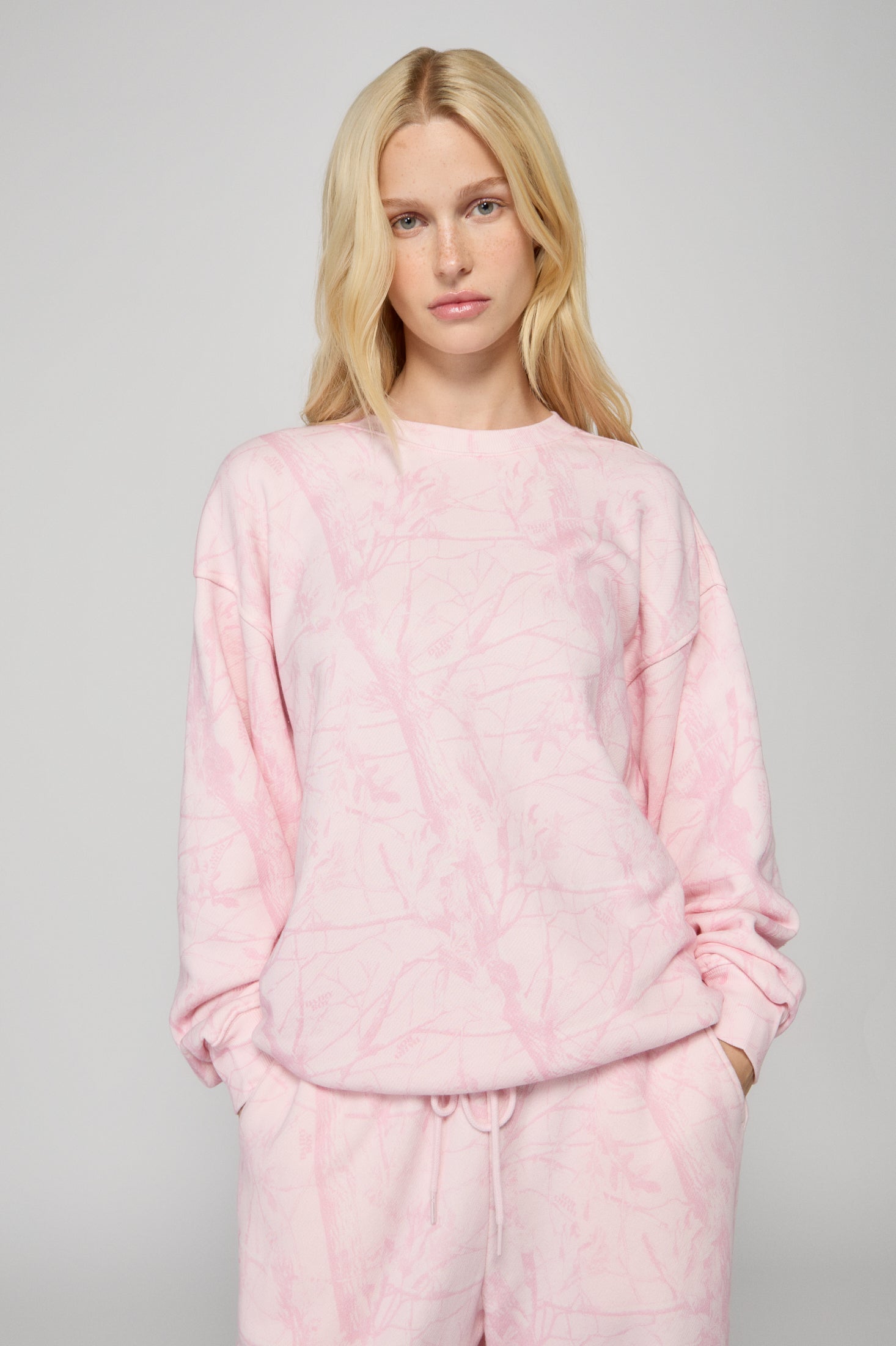 Oversized Crewneck - Bubblegum Camo/Pink Applique
