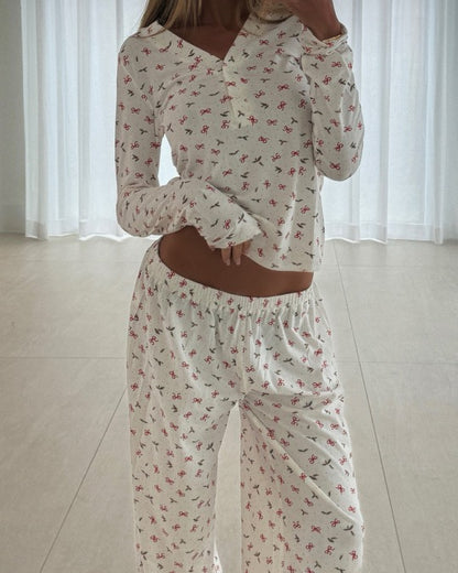 Pajama Pants in Christmas Bows